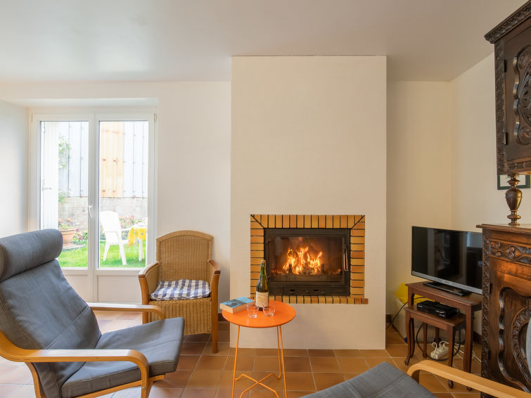 Search and Stay destination Roscoff, Bretagne - France from AU$ 109. Ti-Bihan (PLE201)