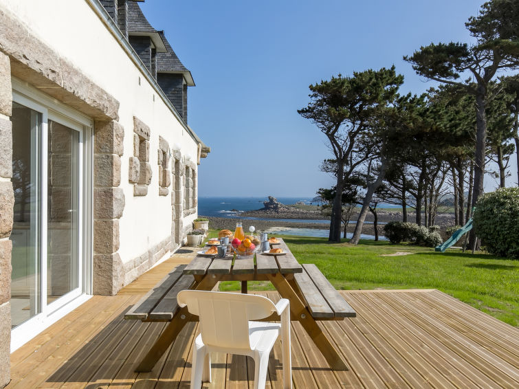 Search and Stay destination Landunvez, Bretagne - France from AU$ 391. Saint Gonvel