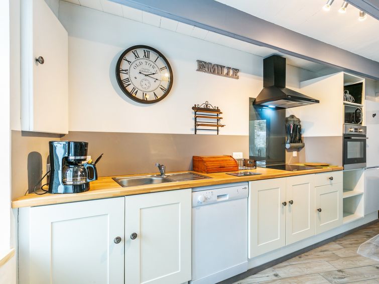 Search and Stay, undefined in undefined. Gallery position 4