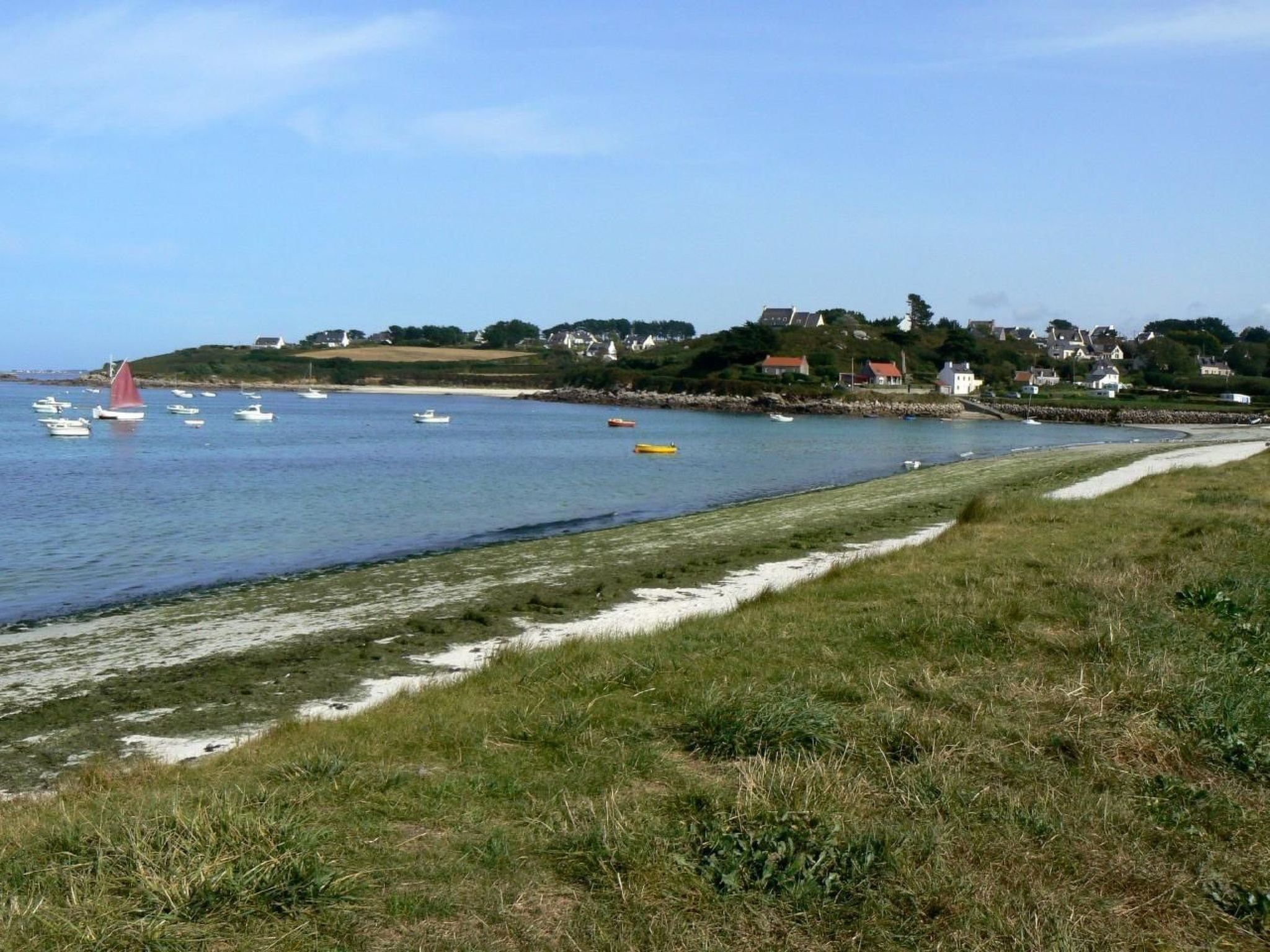 Küstennahes, bretonisches Ferienhaus mit Kamin-Binnen