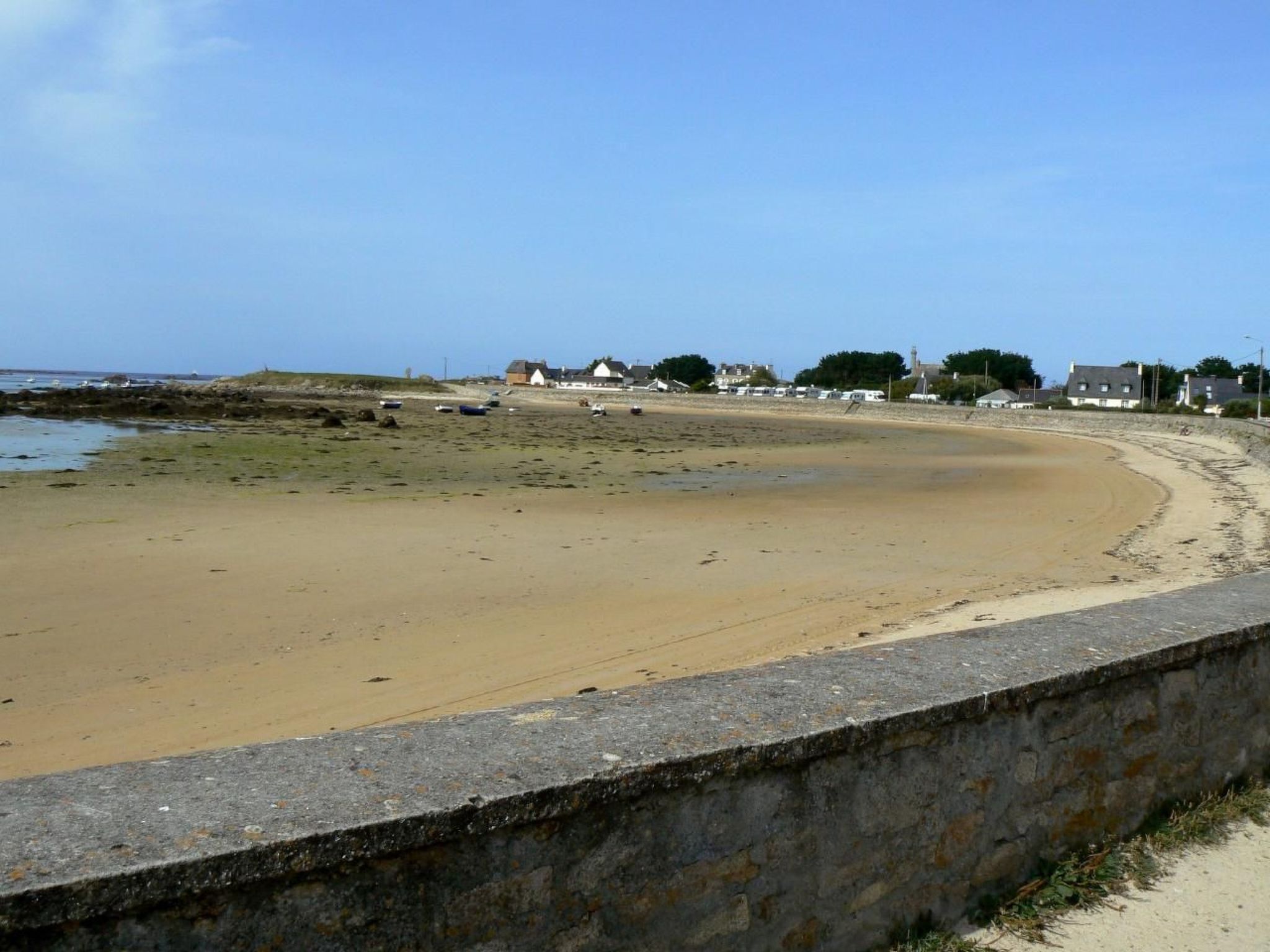 Küstennahes, bretonisches Ferienhaus mit Kamin-Binnen