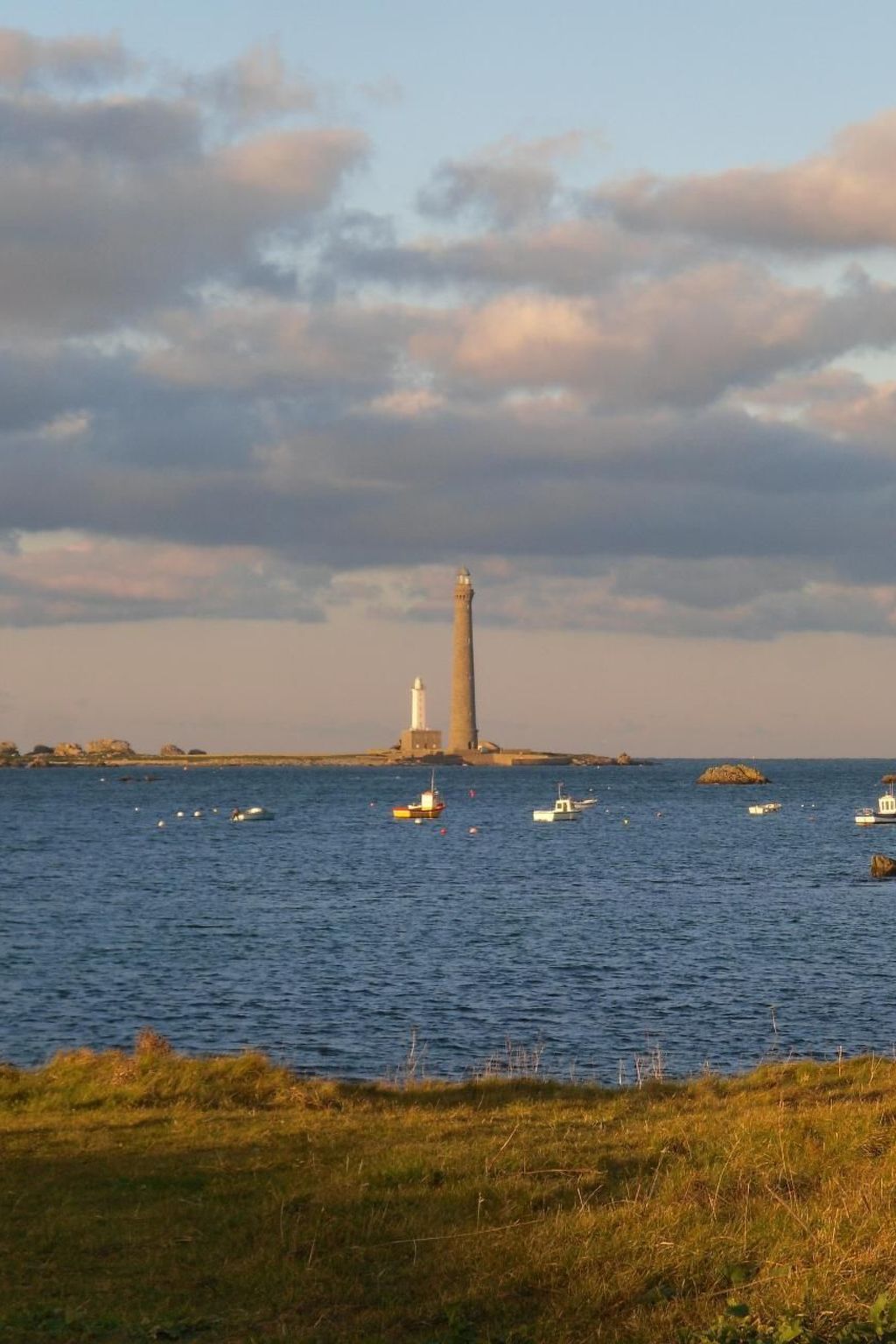 Küstennahes, bretonisches Ferienhaus mit Kamin-Binnen