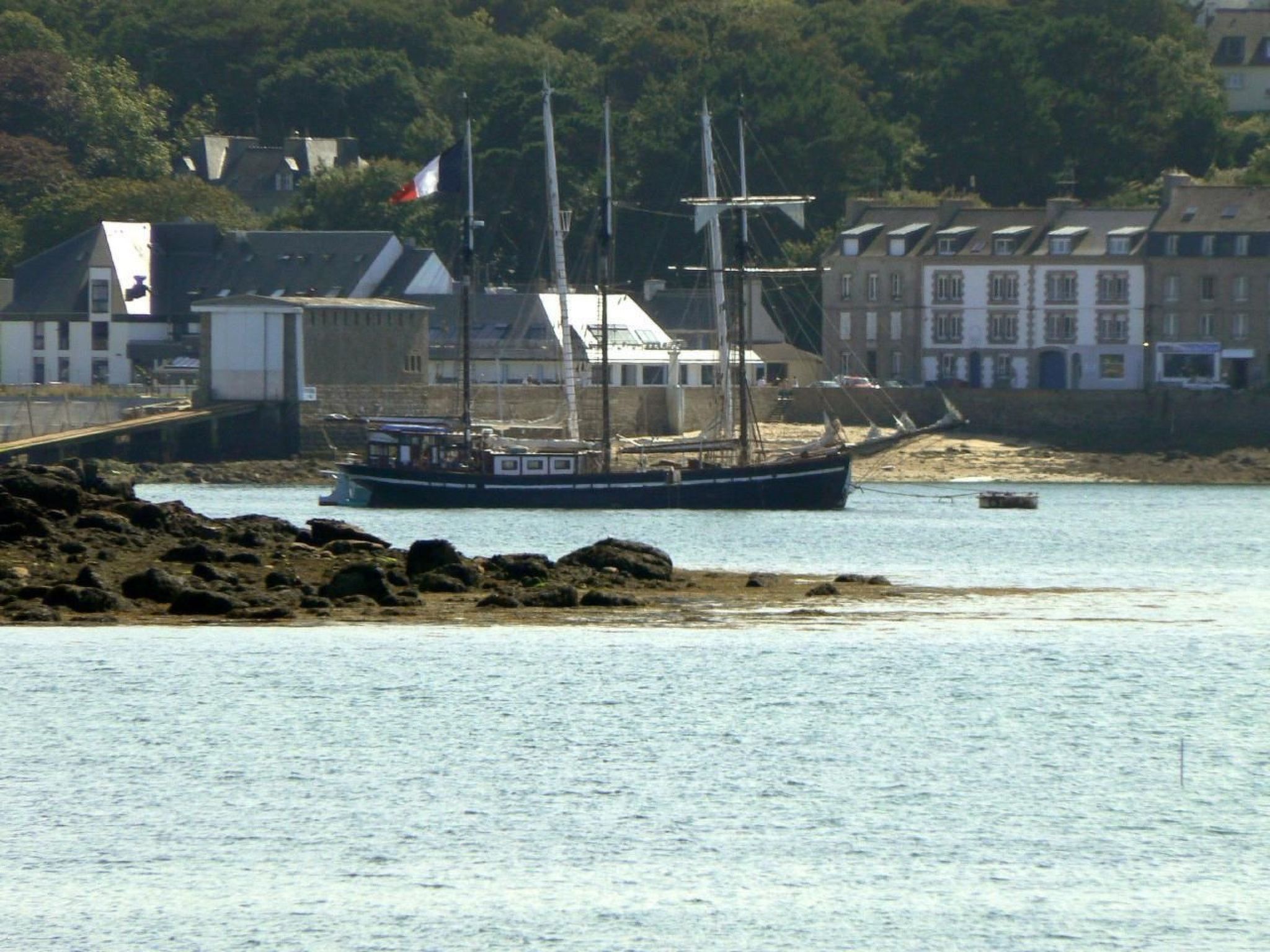 Küstennahes, bretonisches Ferienhaus mit Kamin-Binnen