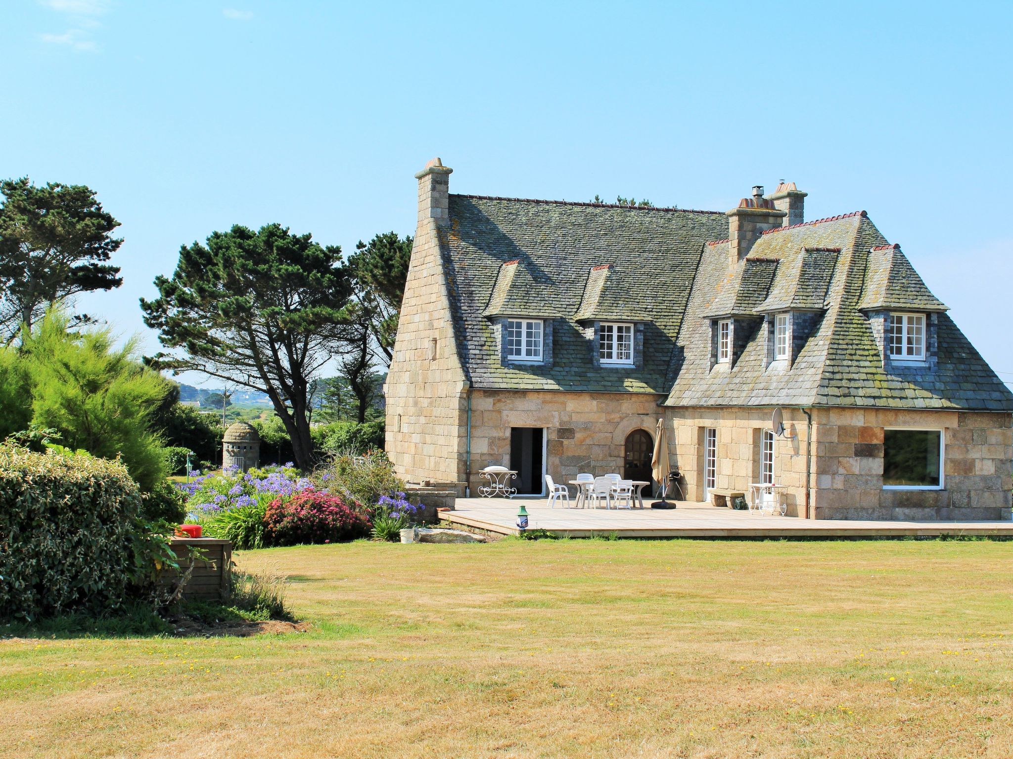 Men Toul Lilia-Binnen