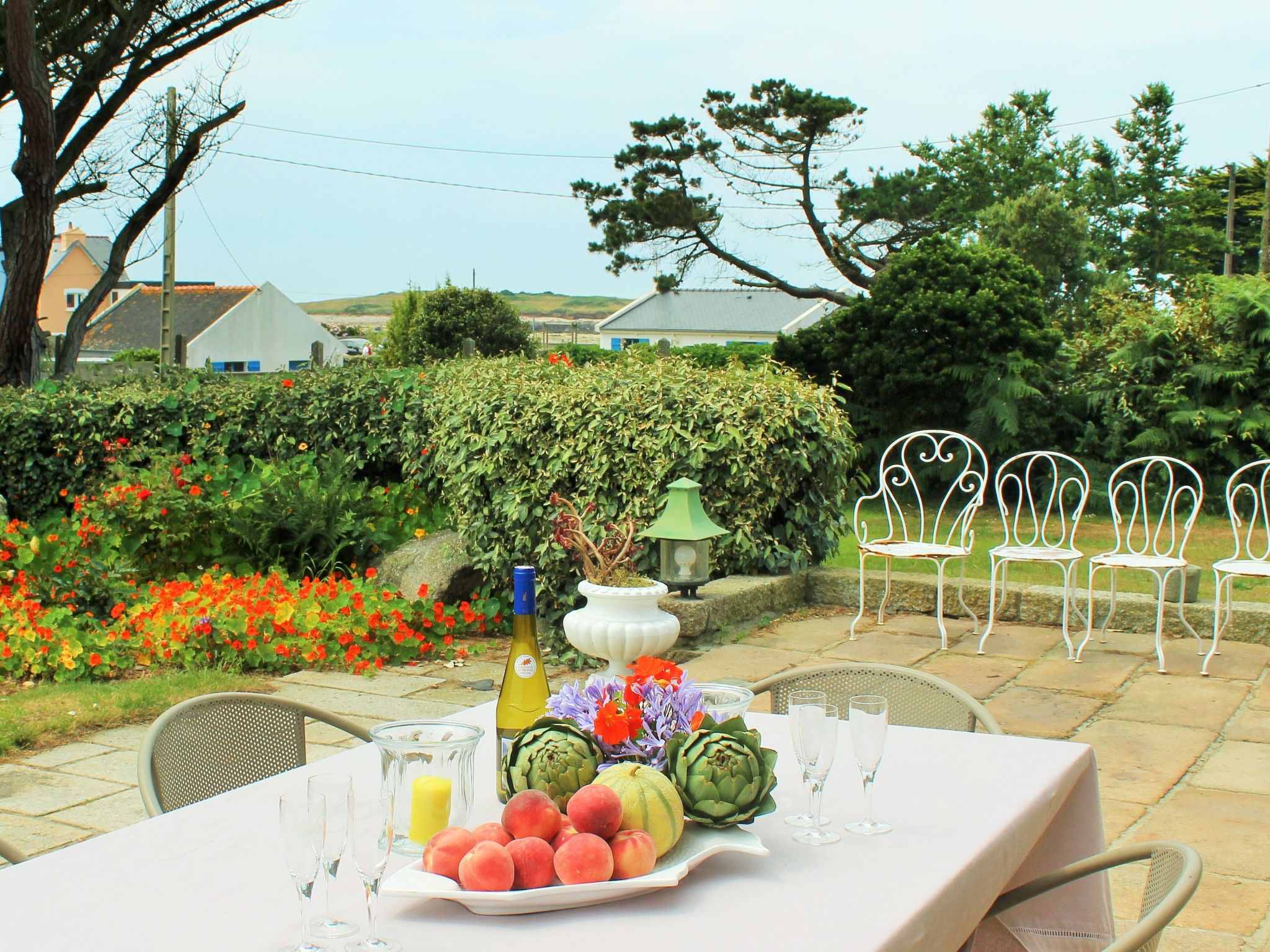 Men Toul Lilia-Binnen