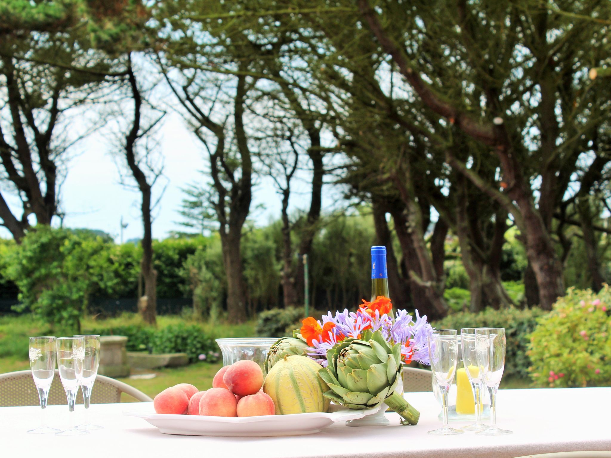 Men Toul Lilia-Binnen