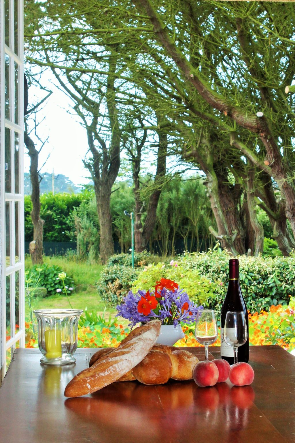 Men Toul Lilia-Binnen