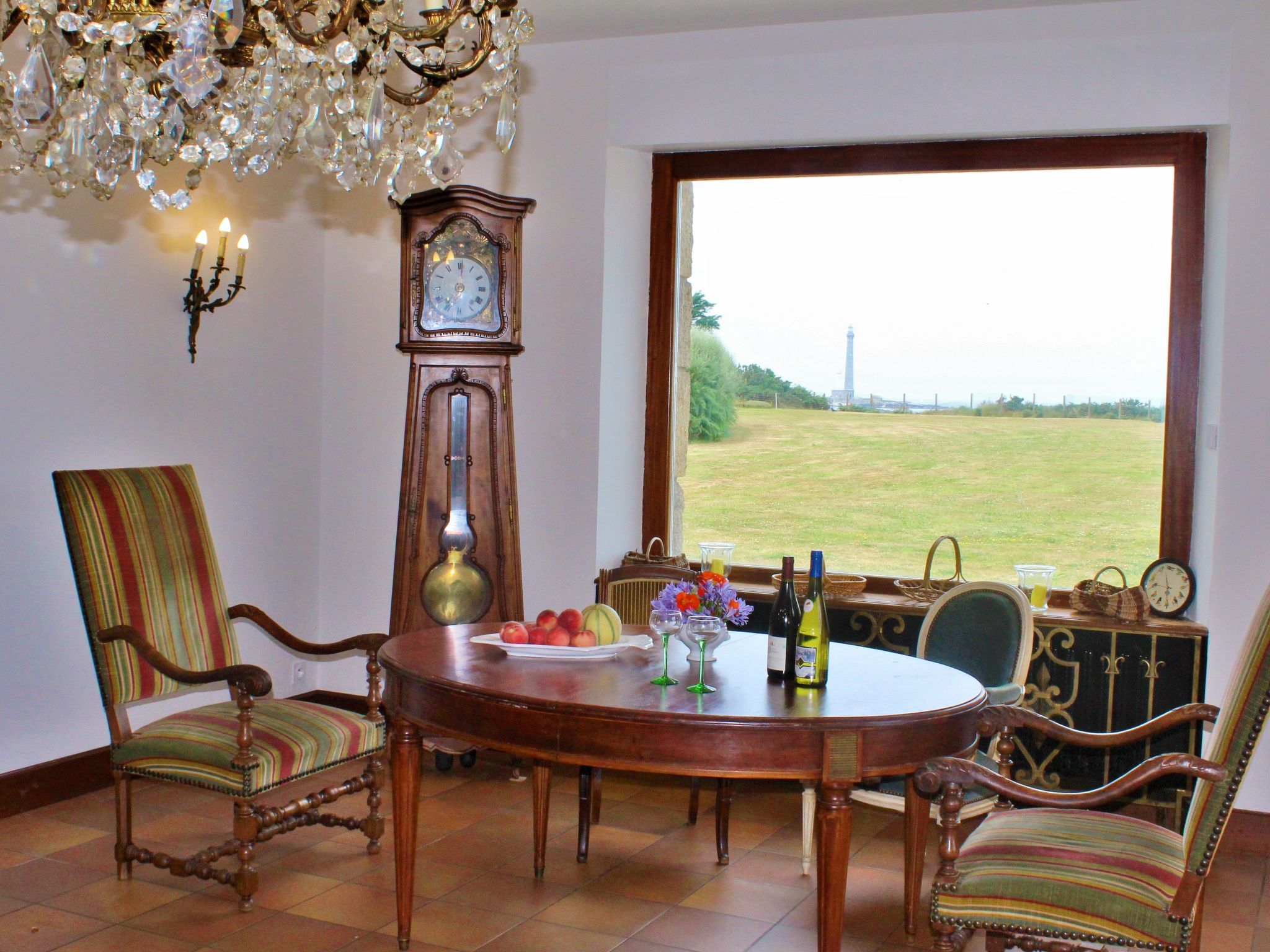 Men Toul Lilia-Binnen