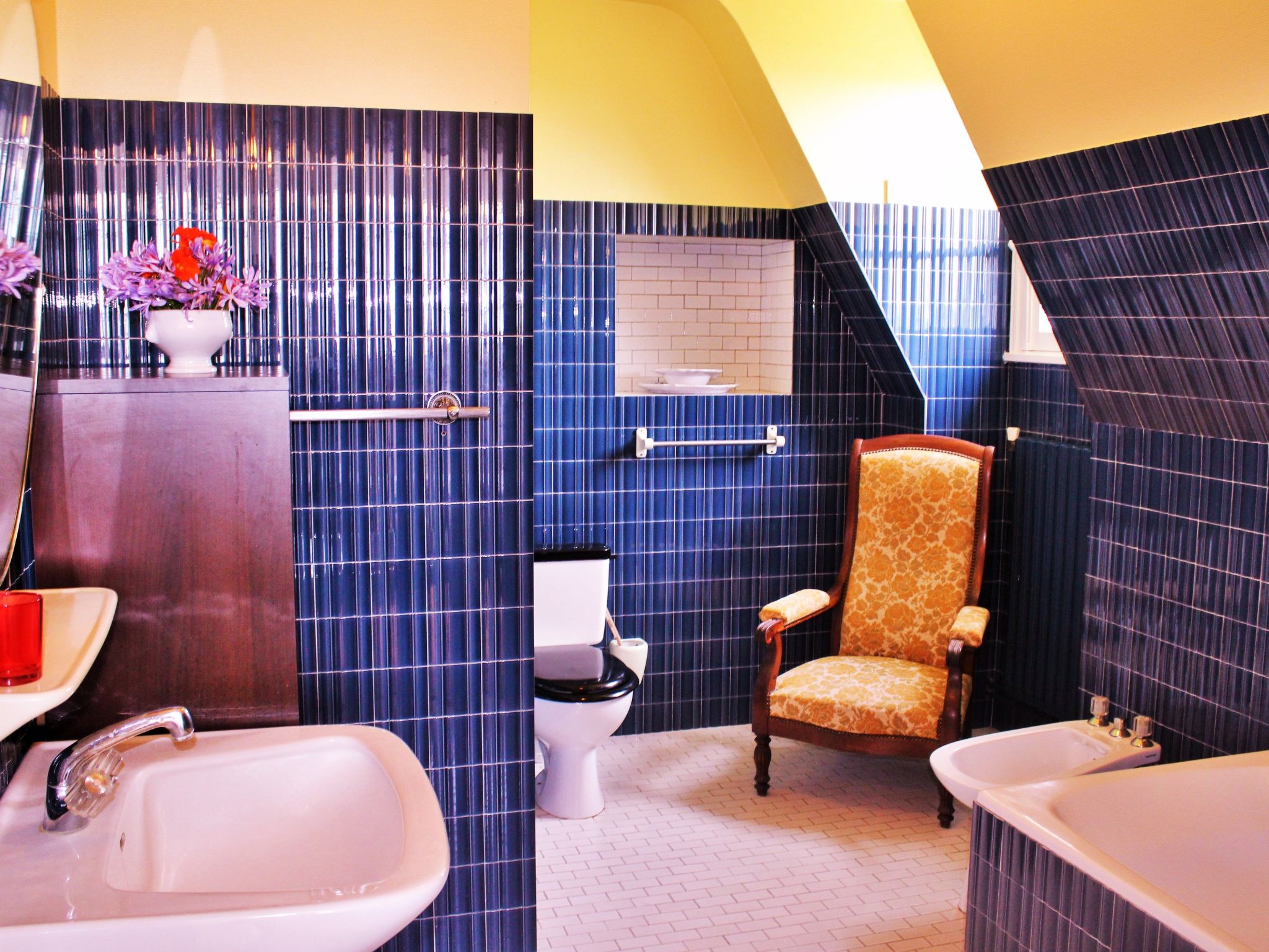 Men Toul Lilia-Binnen