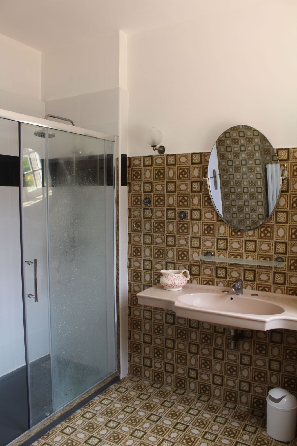 Men Toul Lilia-Binnen