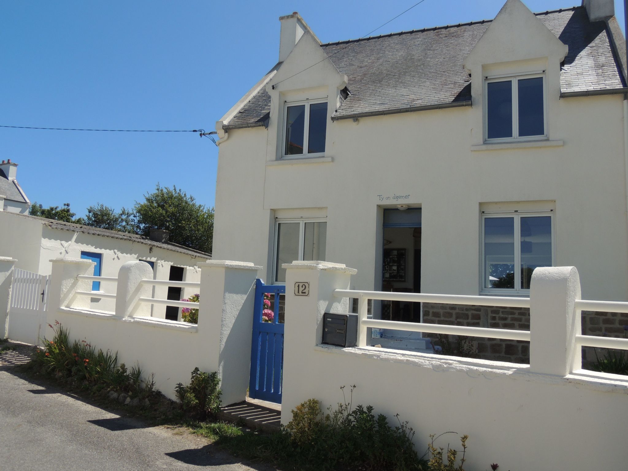 Charmantes Haus mit Garten, 200m vom Strand entfernt-Buiten