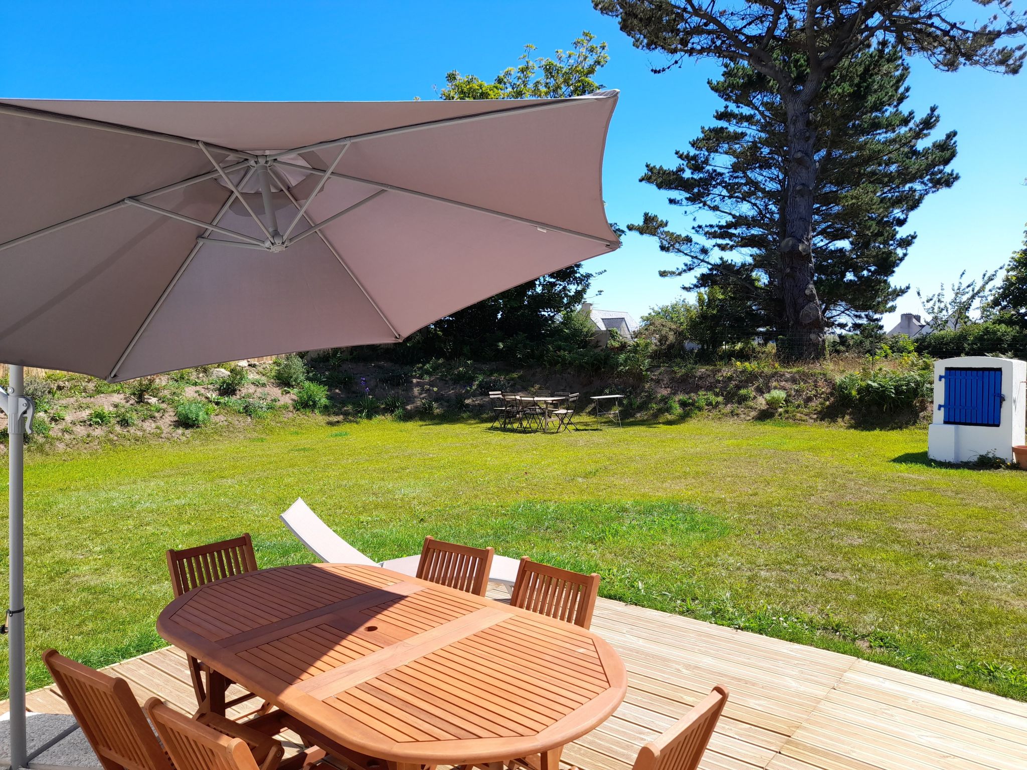 Charmantes Haus mit Garten, 200m vom Strand entfernt-Buiten