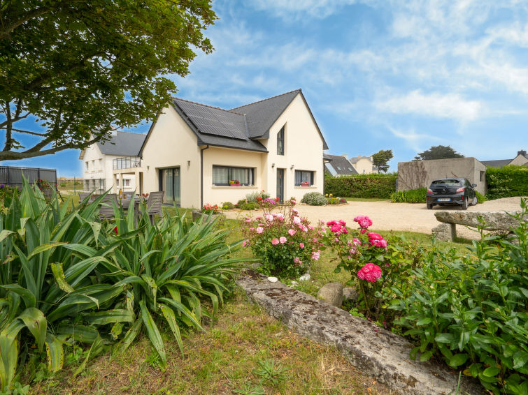 Search and Stay destination Plounéour-Brignogan-plages, Bretagne - France from AU$ 228. Les Chardons Bleus 2 (BRP205)