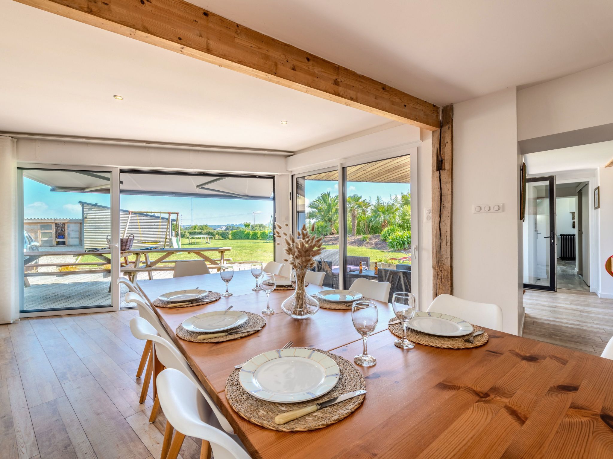 Landgut "Villa Léànie" mit Innenpool