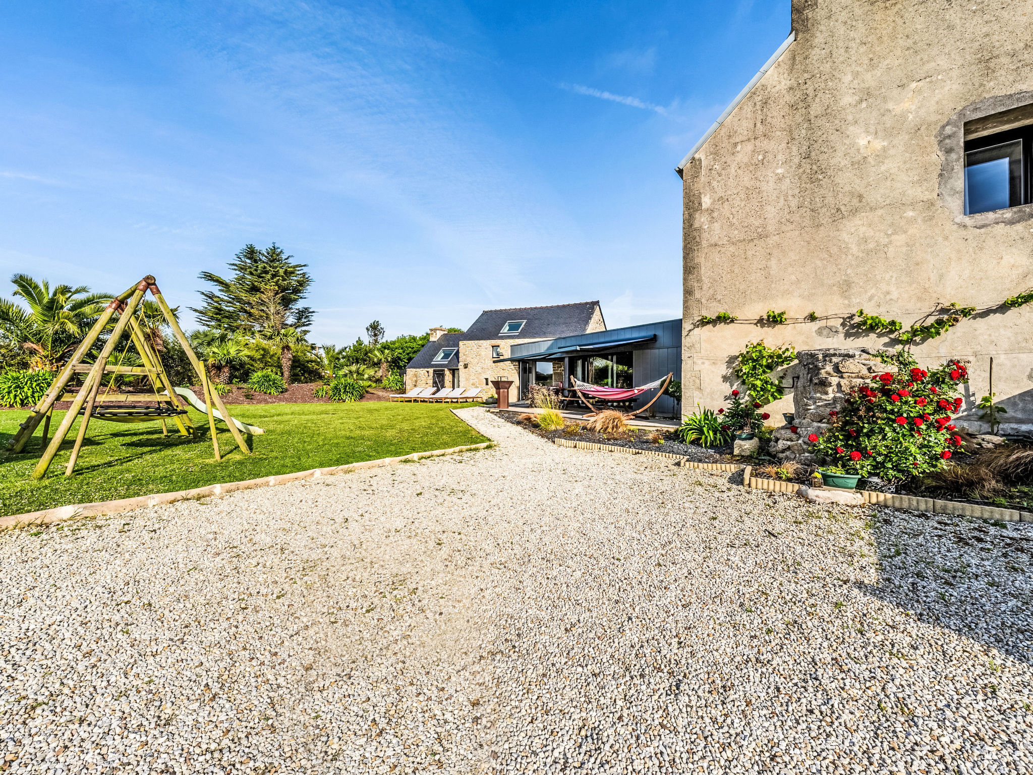 Landgut "Villa Léànie" mit Innenpool - Buiten
