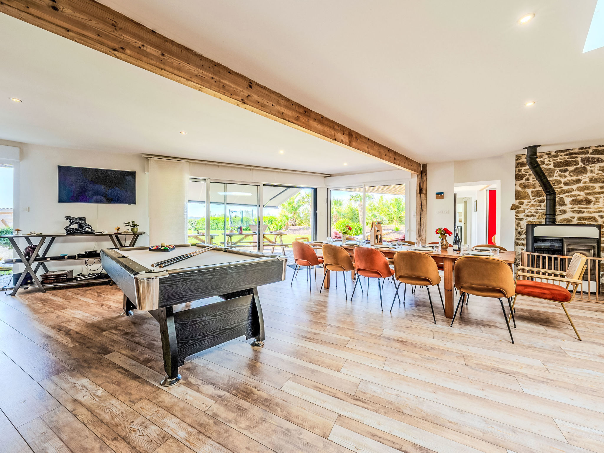 Landgut "Villa Léànie" mit Innenpool