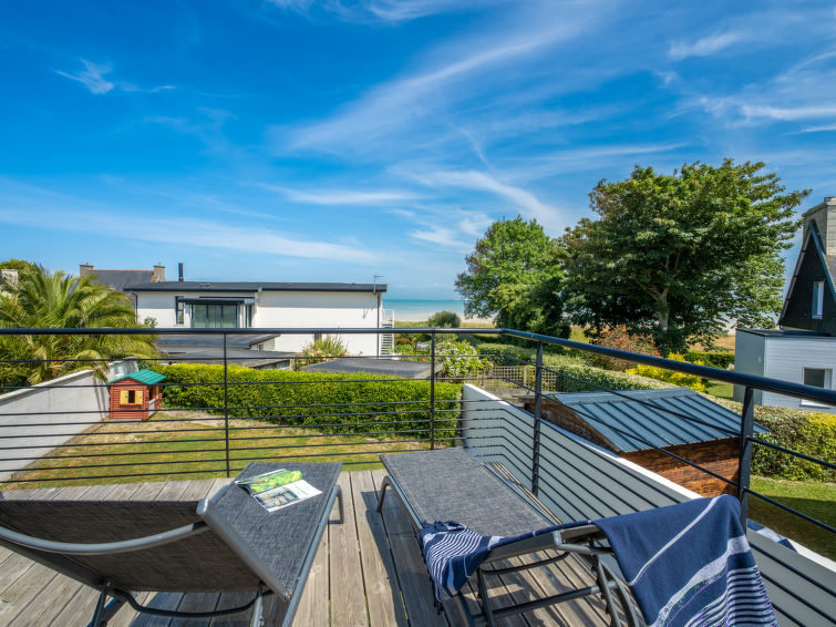 Search and Stay destination Plounéour-Brignogan-plages, Bretagne - France from AU$ 245. Les Dunes