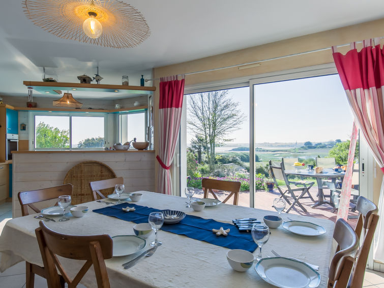 Search and Stay destination Plounéour-Brignogan-plages, Bretagne - France from AU$ 274. Villa Panorama Mer