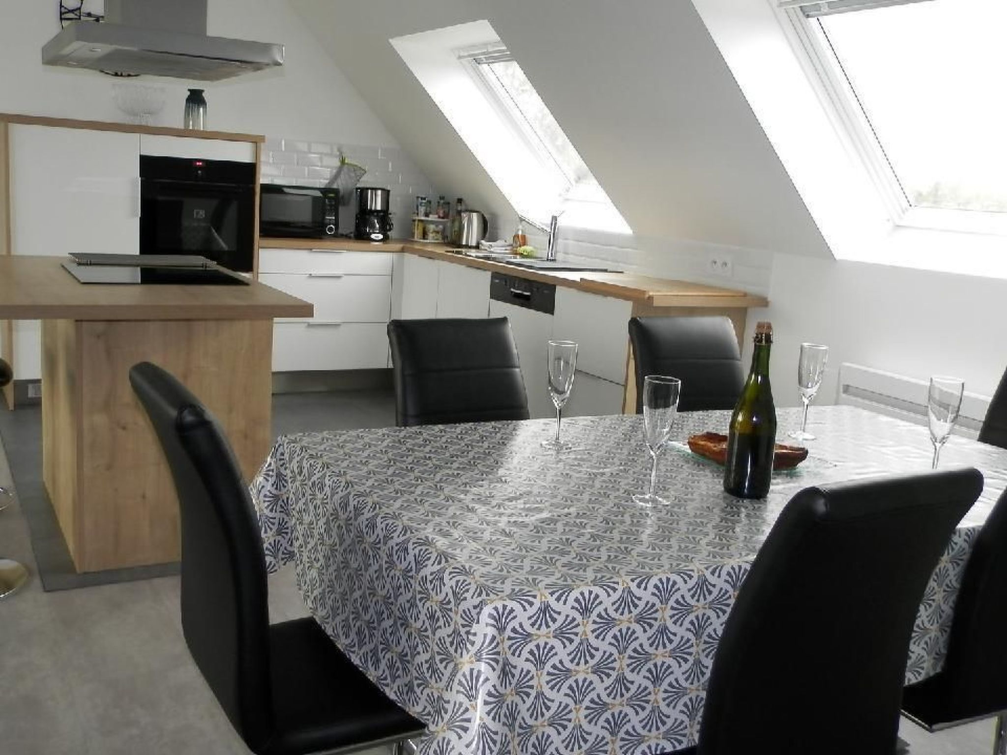 "Tromeal Lasalle" blick auf das Meer. Mit 4 Sternen klassifiziert-Image-tags.info