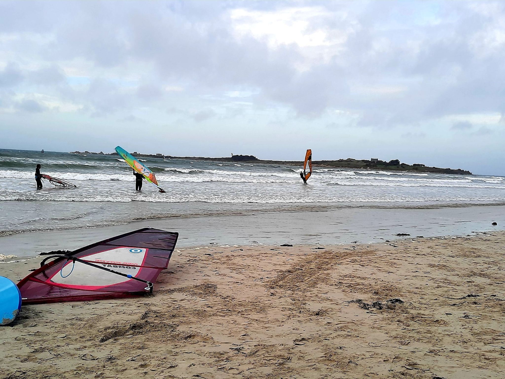 "Ty Saoson" mit Blick auf das Wasser-Image-tags.info