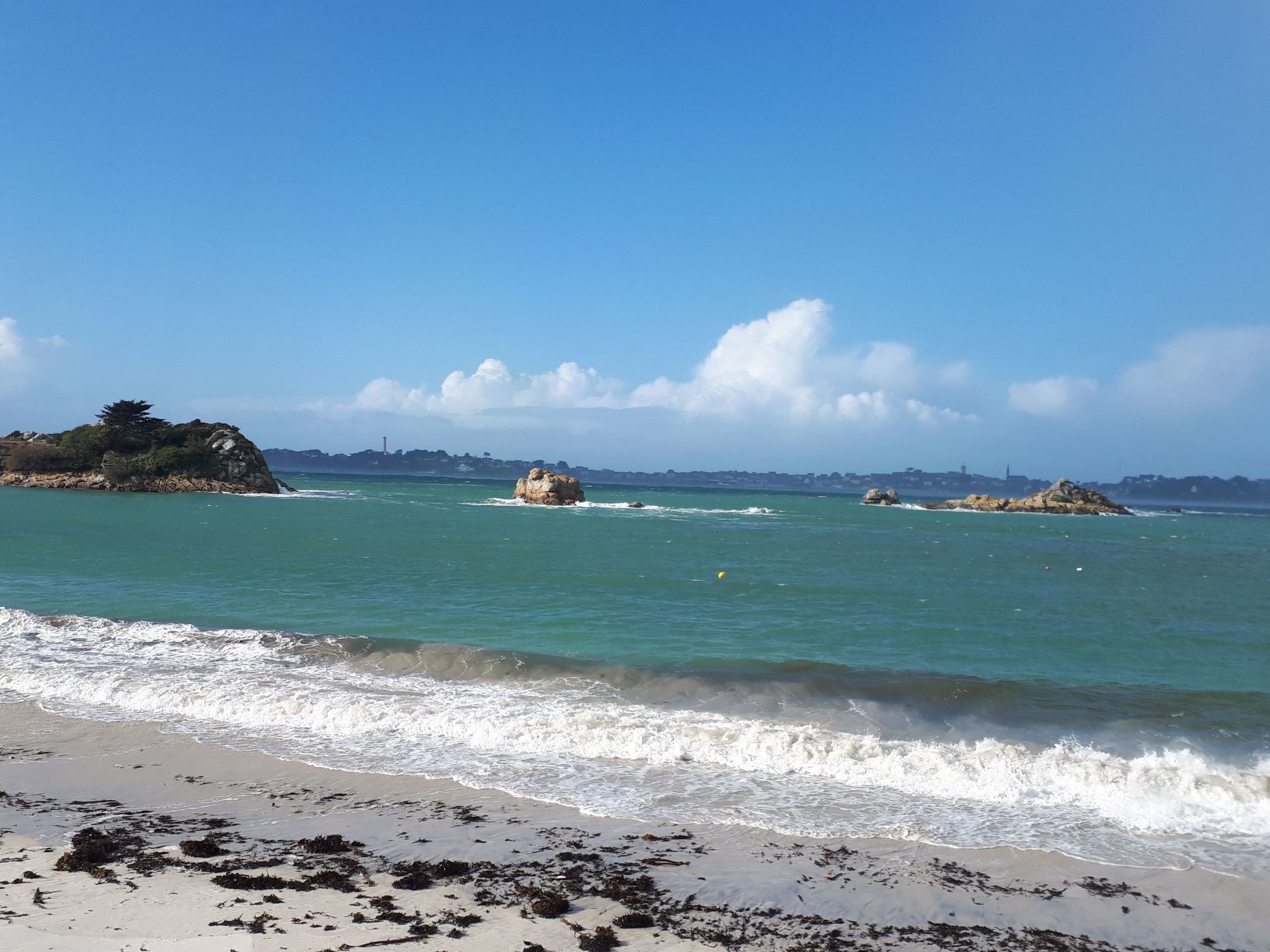 "Ty Saoson" mit Blick auf das Wasser-Image-tags.info