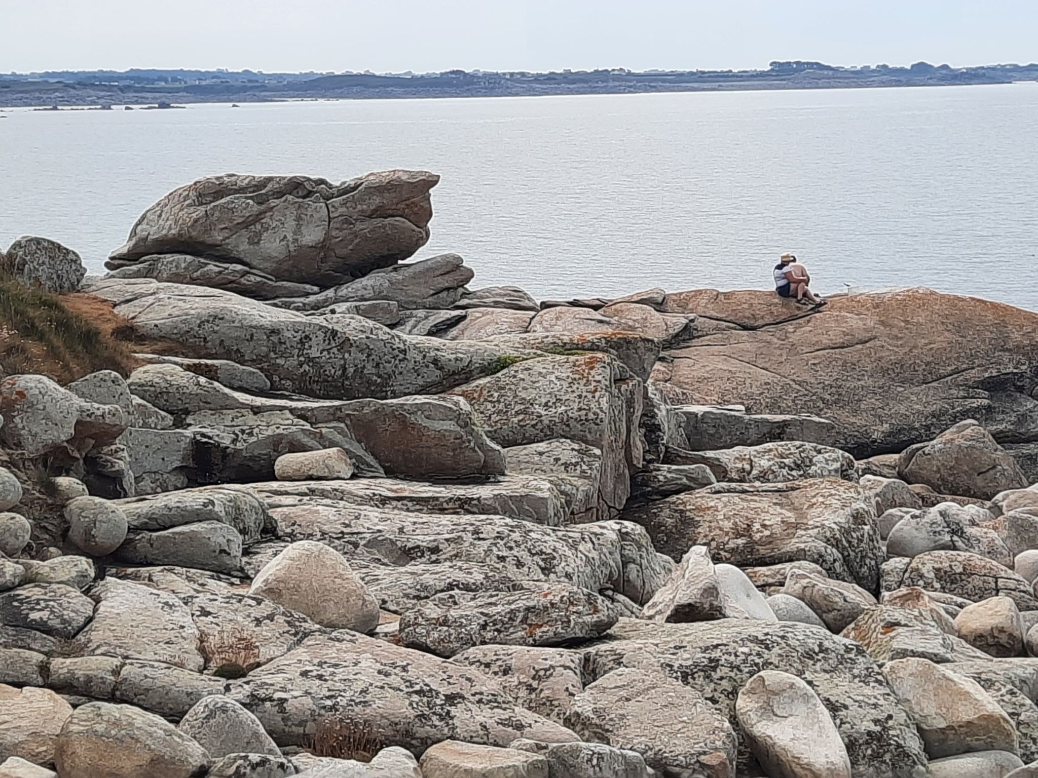 "Ty Saoson" mit Blick auf das Wasser-Image-tags.info