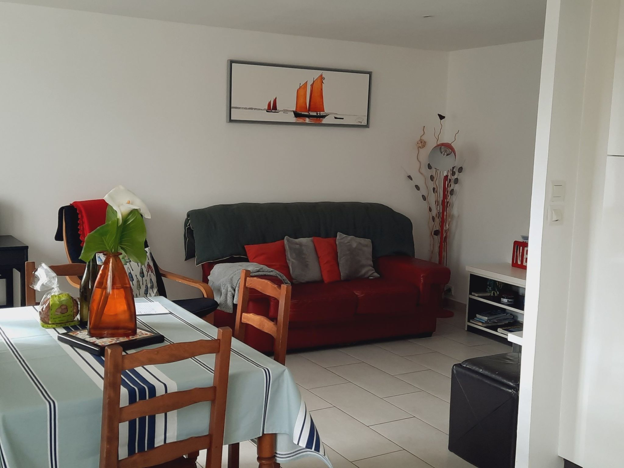 "Ty Saoson" mit Blick auf das Wasser-Image-tags.info