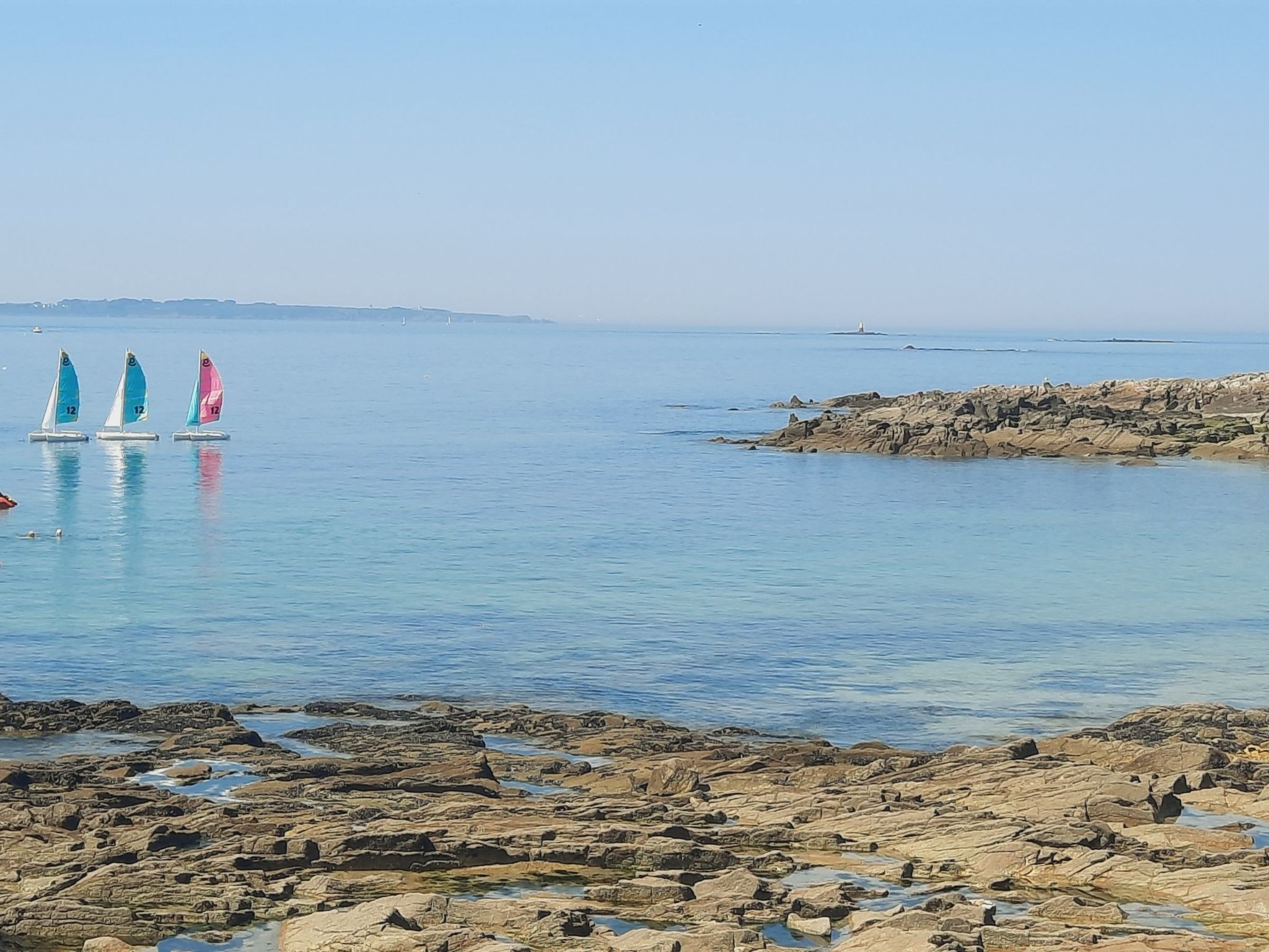 "Ty Saoson" mit Blick auf das Wasser-Image-tags.info