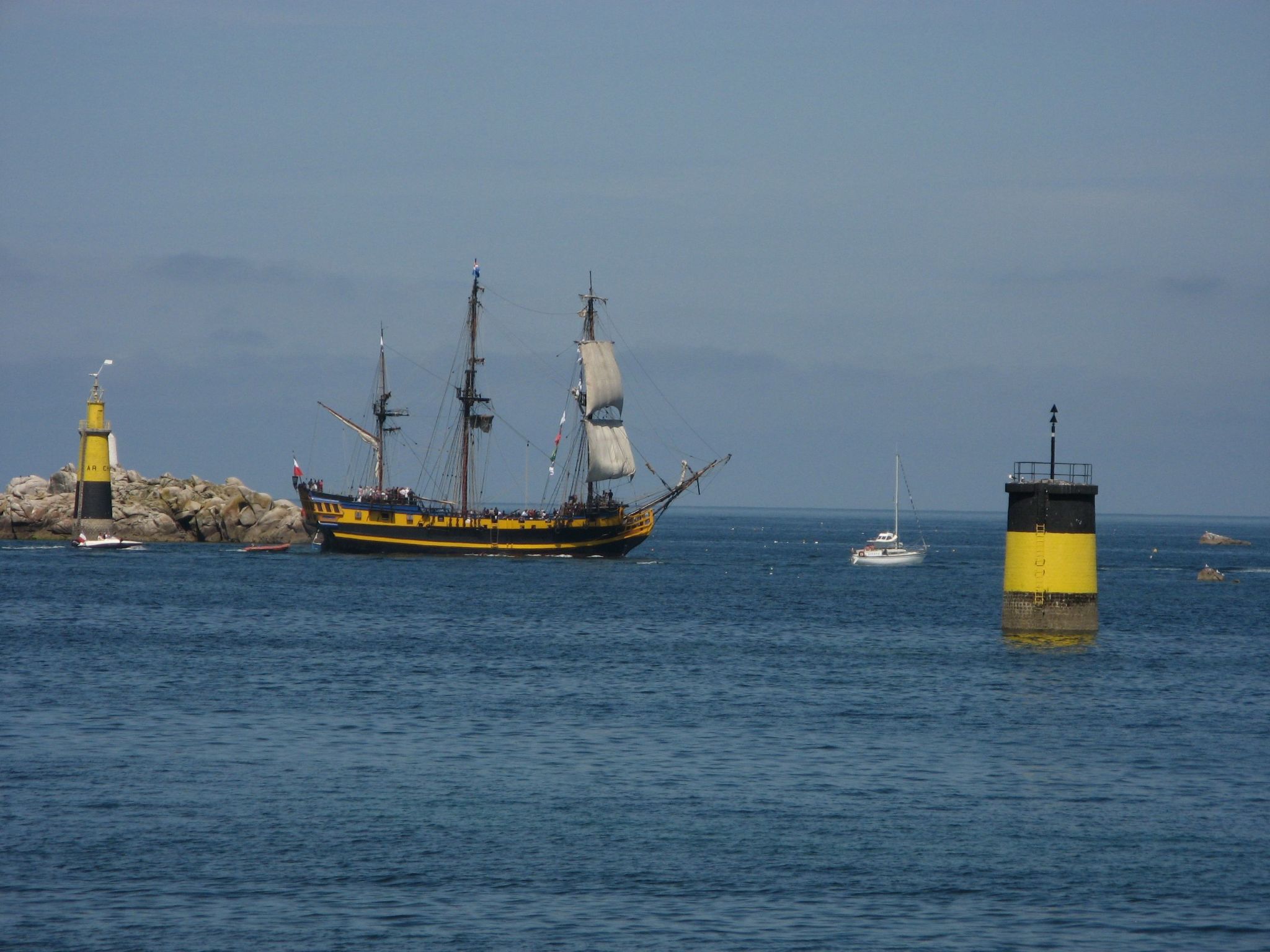 Die Ruhe des Landes am Meer in einer Region mit Gemüseanbau-Image-tags.info