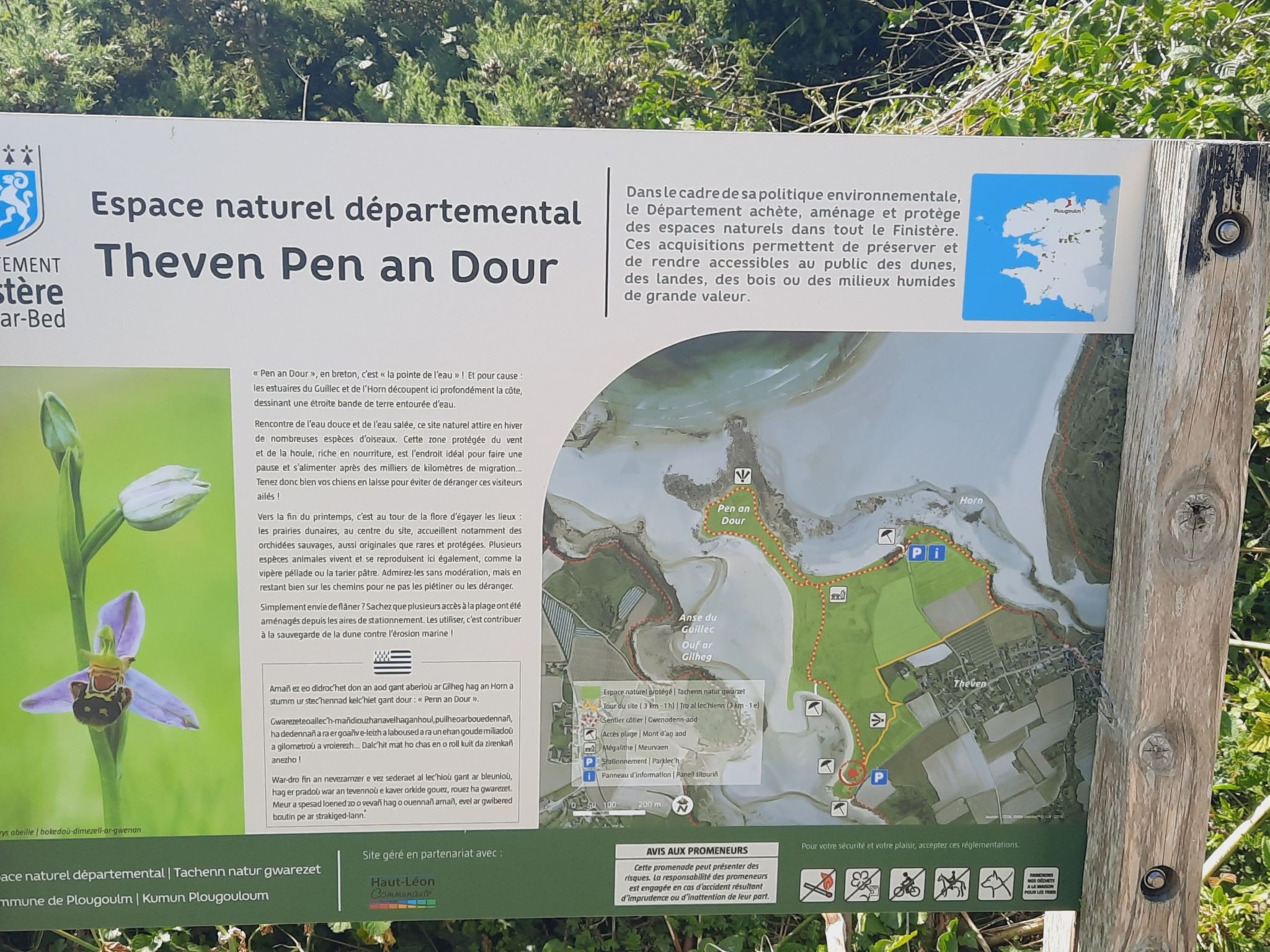 Die Ruhe des Landes am Meer in einer Region mit Gemüseanbau-Image-tags.info