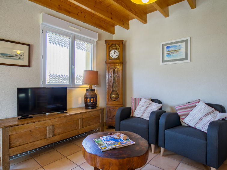 Search and Stay destination Santec, Bretagne - France from AU$ 119. Rève de Plage