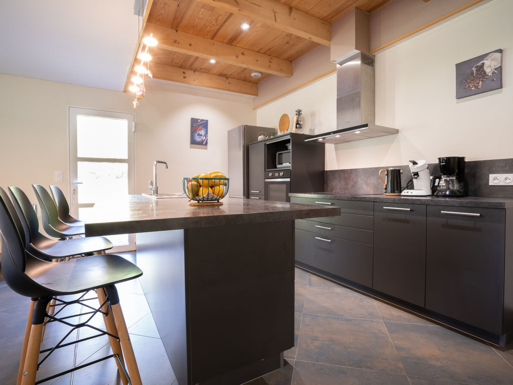 Villa Heol — Kitchen / Dining Room