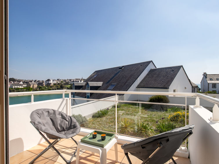"Entre port et plages", appartement 4-kamers 97 m2 op 2 verdiepingen, op verhoogde begane grond, op het zuiden gelegen. Het objekt is geschikt voor 4 volwassenen + 2 kinderen. Licht, comfortabel en mo..