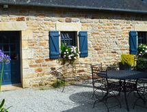mit eigenem Garten und Grill