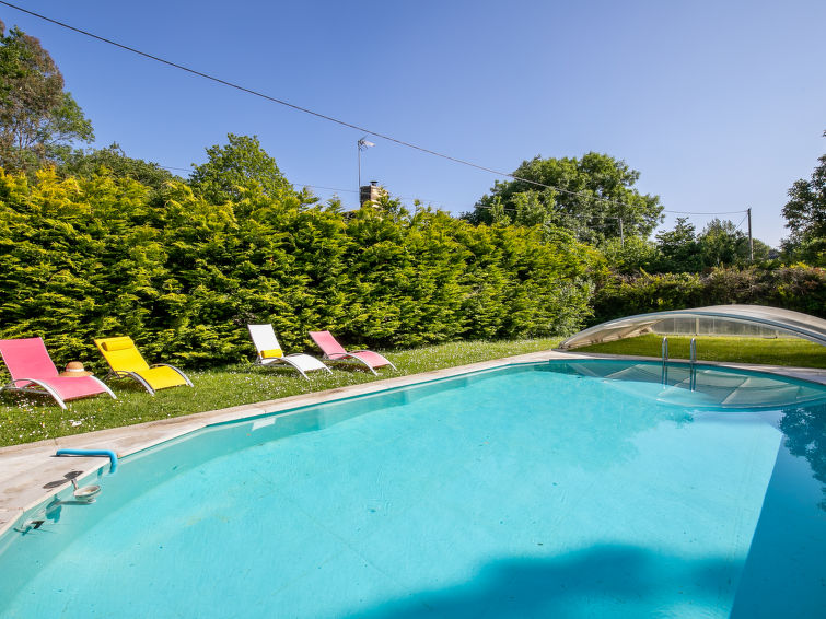 Search and Stay destination Ploumilliau, Bretagne - France from AU$ 304. Les Menhirs