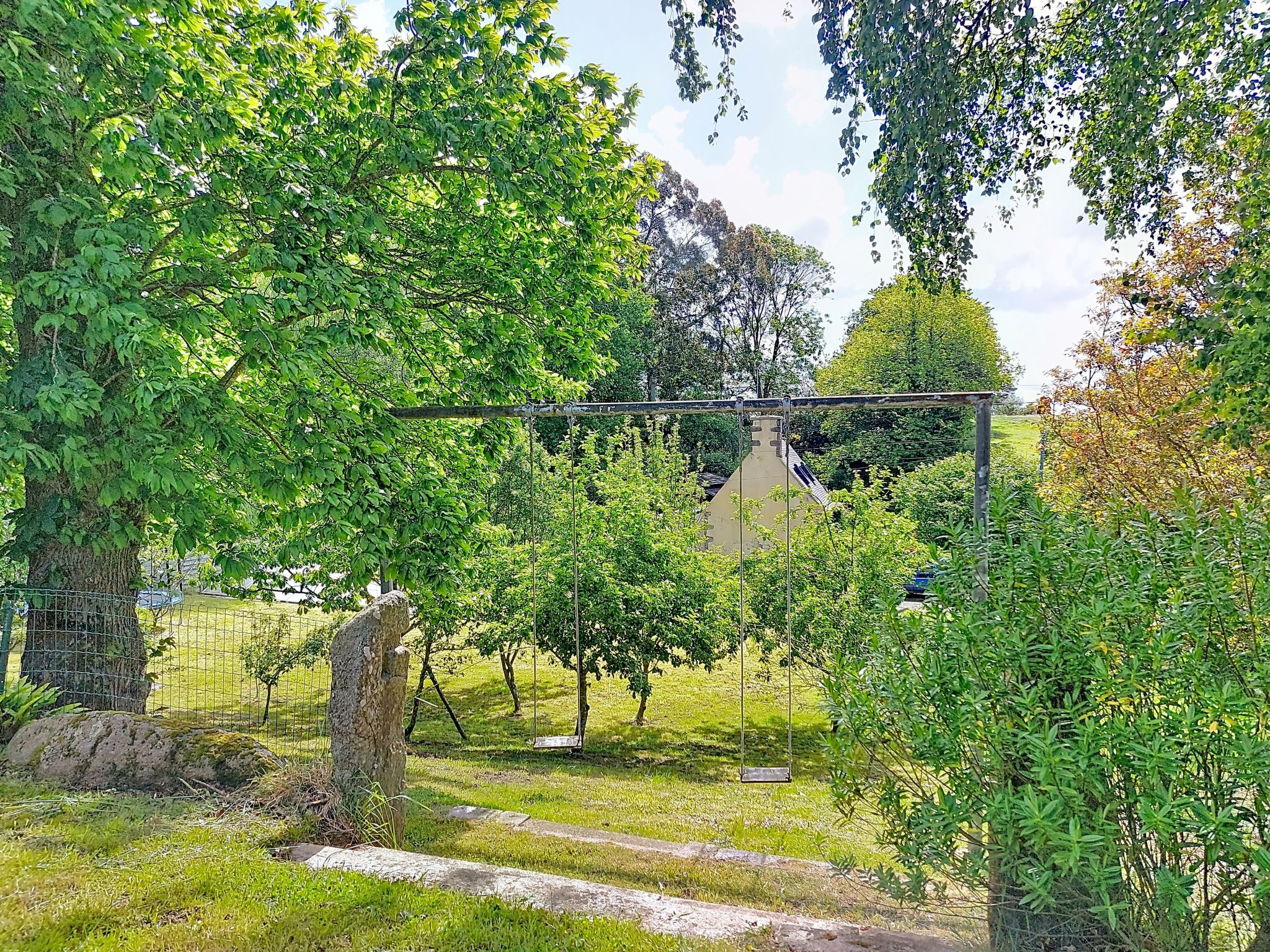 Les Menhirs - Draußen