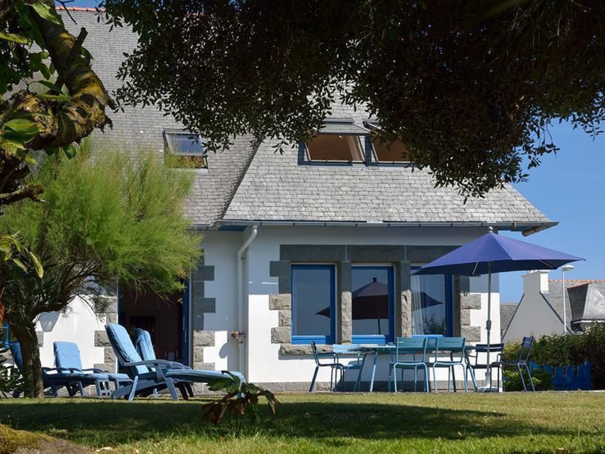 "Men Meur" mit Blick auf das Wasser-Buiten
