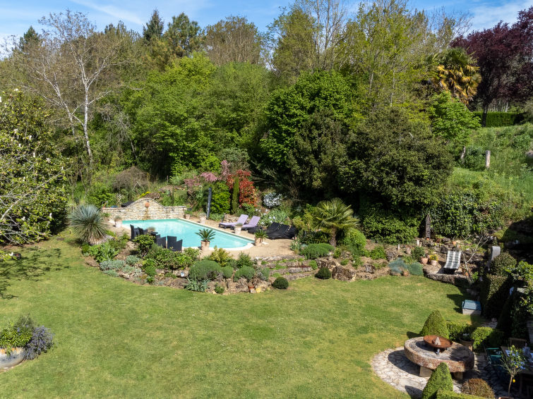 Search and Stay destination Payroux, Nouvelle-Aquitaine - France from AU$ 292. Moulin De Mois