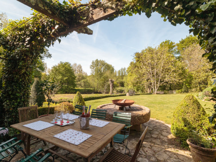 Search and Stay destination Payroux, Nouvelle-Aquitaine - France from AU$ 292. Moulin De Mois