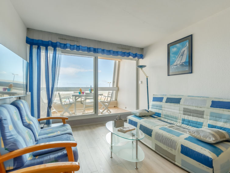 Search and Stay destination Saint-Jean-de-Monts, Pays de la Loire - France from AU$ 115. Vue Mer -Apt 2 pièces+alcove-5 pers.