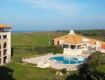 Appartement aan zee met zwembad en uitzicht op de golfbaan in Saint Jean de Monts - thumbnail 1