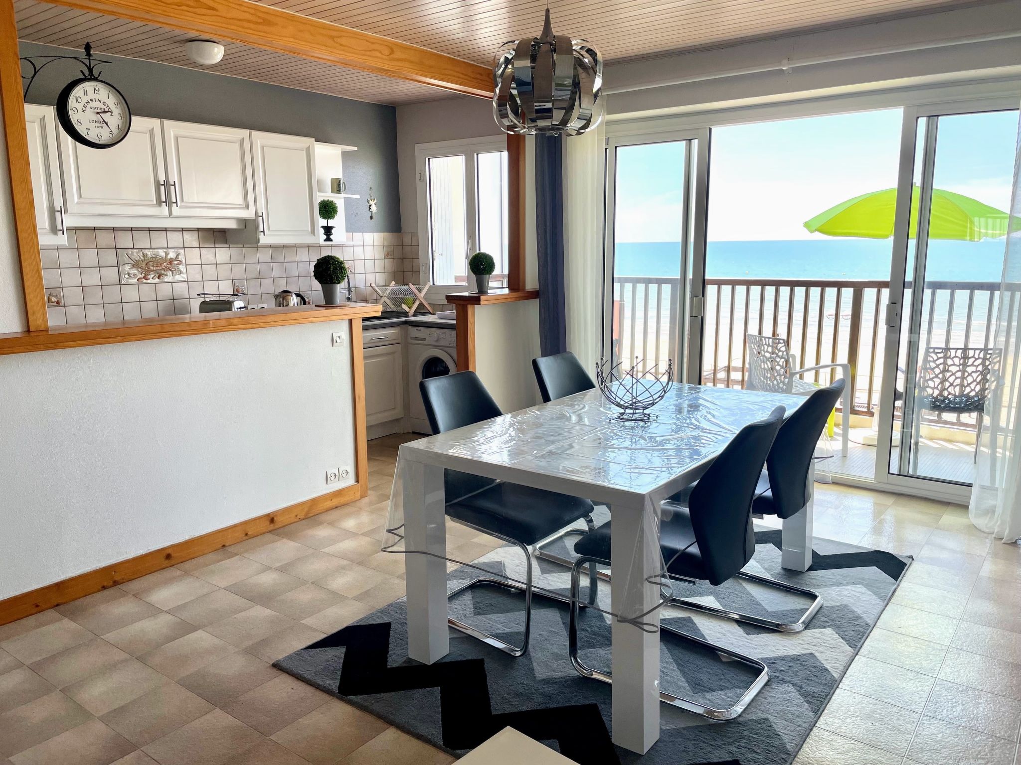 APPARTEMENT GRAND BALCON FACE MER WIFI GRATUIT-Binnen