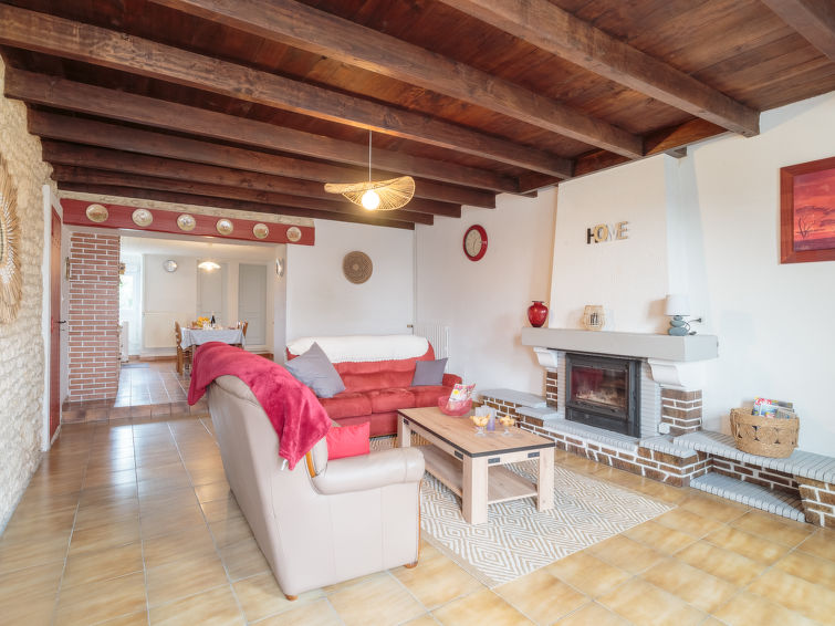 Search and Stay destination Berneuil, Nouvelle-Aquitaine - France from AU$ 137. Gîte La Truffière Saintongeaise