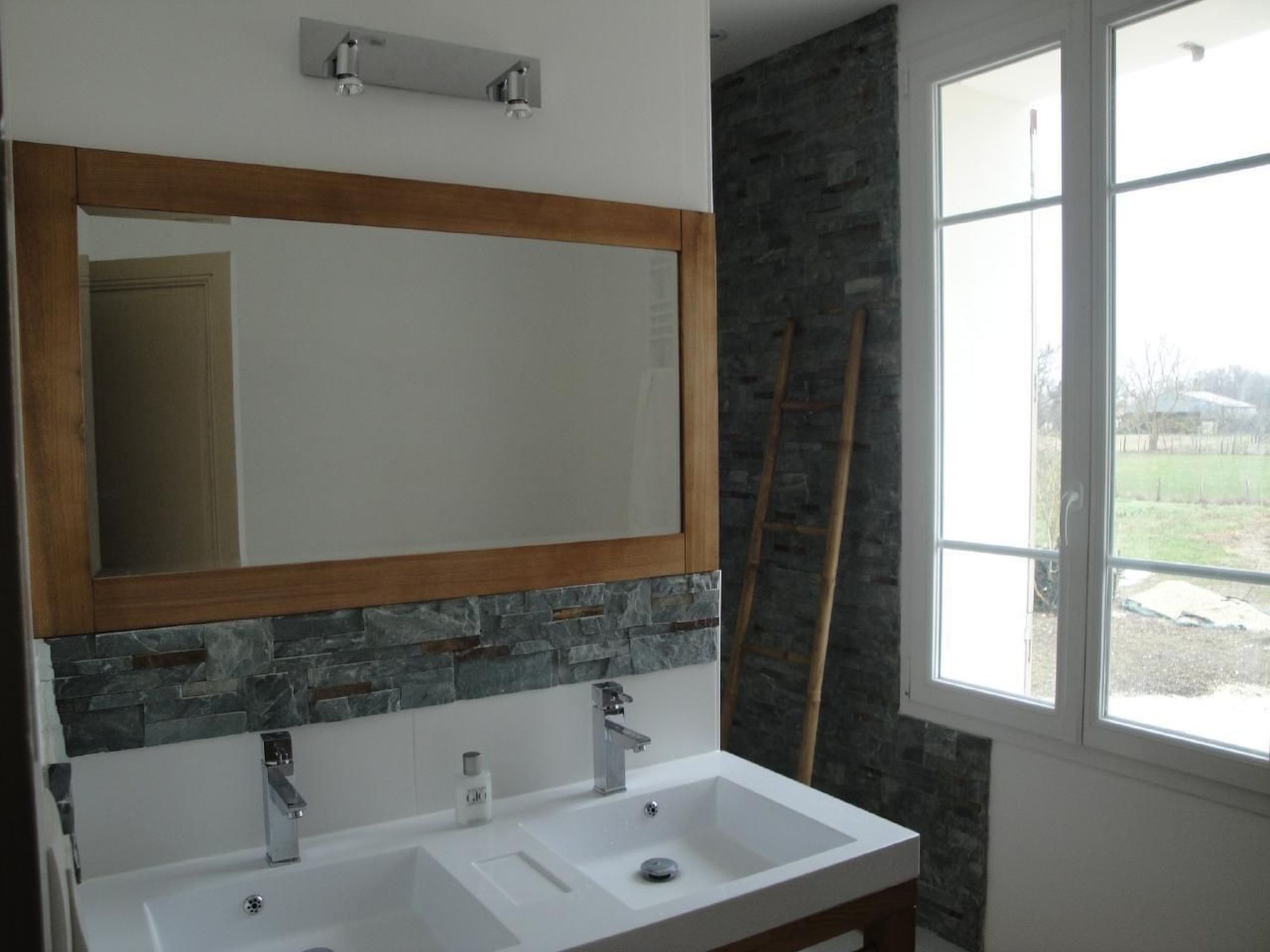 Ferienvilla mit Blick auf das Wasser