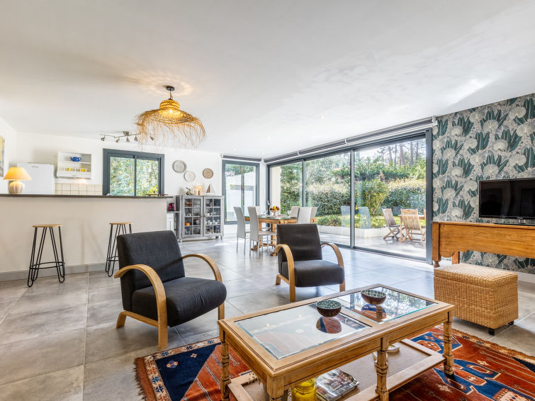 Search and Stay destination La Tremblade, Nouvelle-Aquitaine - France from AU$ 238. Les Narcisses