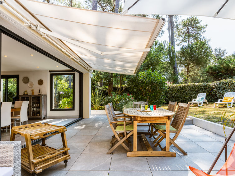 Search and Stay destination La Tremblade, Nouvelle-Aquitaine - France from AU$ 238. Les Narcisses