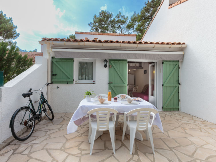 Search and Stay destination Les Mathes, Nouvelle-Aquitaine - France from AU$ 161. Les Maisons de l'Océan