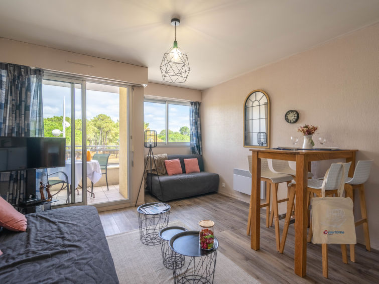 Search and Stay destination Les Mathes, Nouvelle-Aquitaine - France from AU$ 113. Les Ecureuils