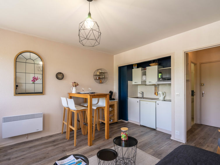 Search and Stay destination Les Mathes, Nouvelle-Aquitaine - France from AU$ 113. Les Ecureuils