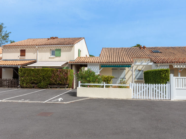 Search and Stay destination Les Mathes, Nouvelle-Aquitaine - France from AU$ 173. Les Jardins de la Palmyre